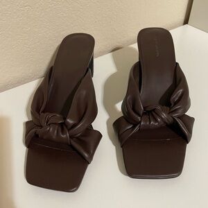 Chocolate Brown Banana Republic kitten heels-like new!